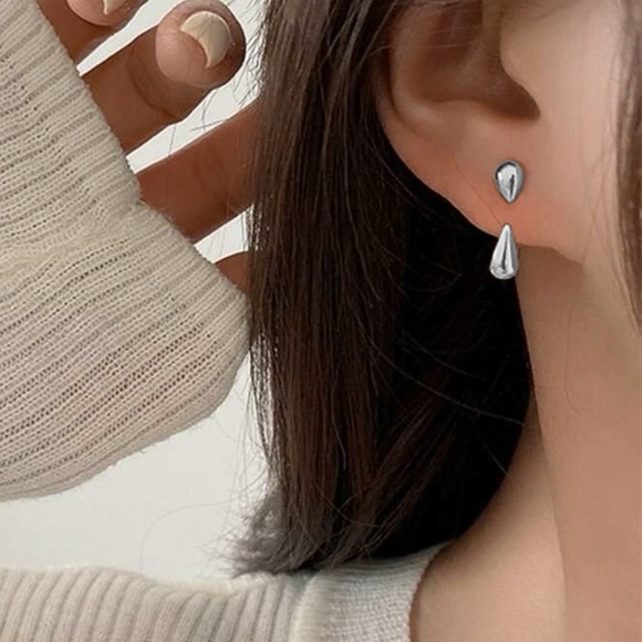 Any 4/$25! Silver Teardrop Studs w/Jacket Backs - Picture 2 of 8